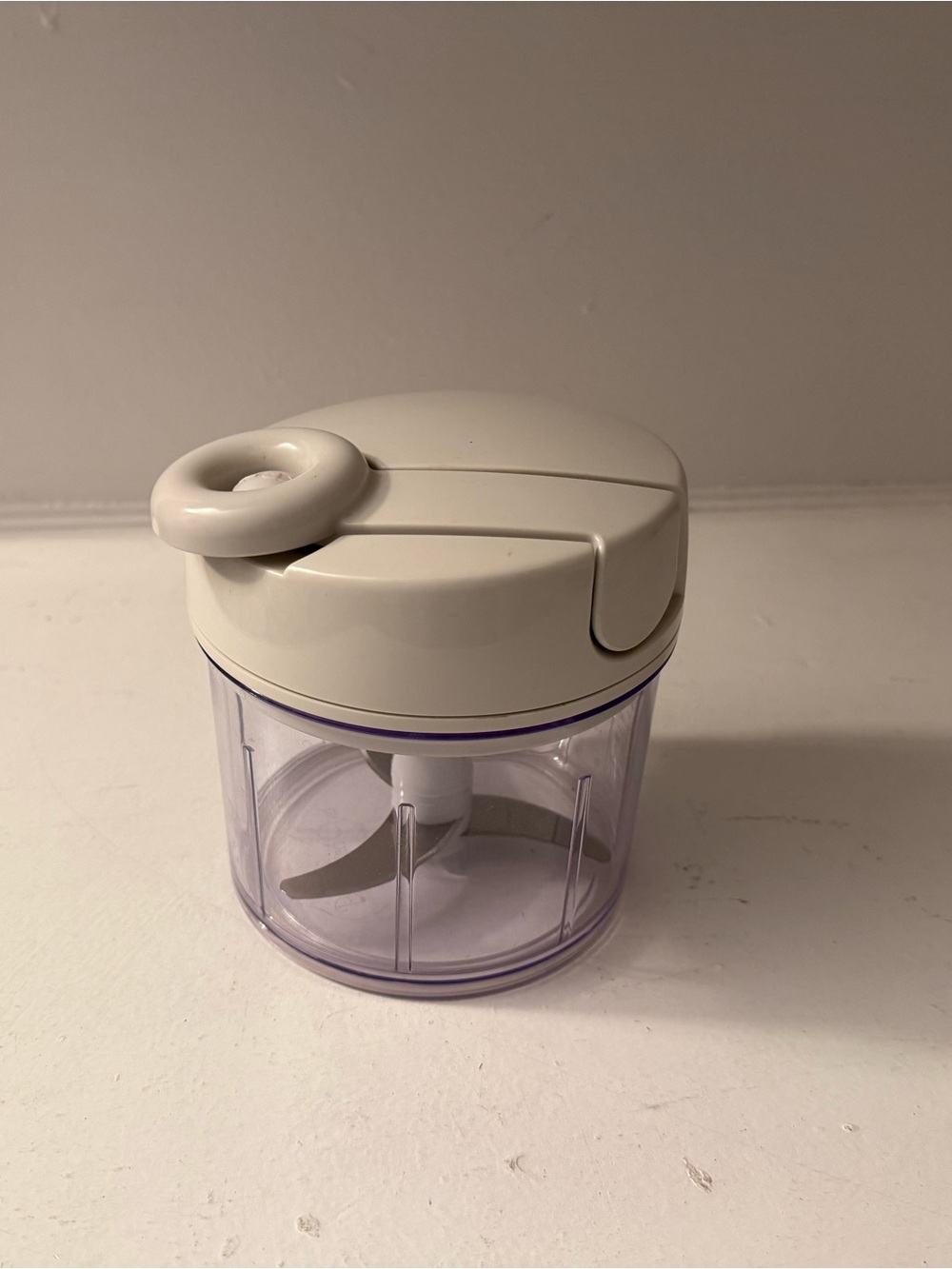 Pampered Chef White and Clear Manual Food Chopper